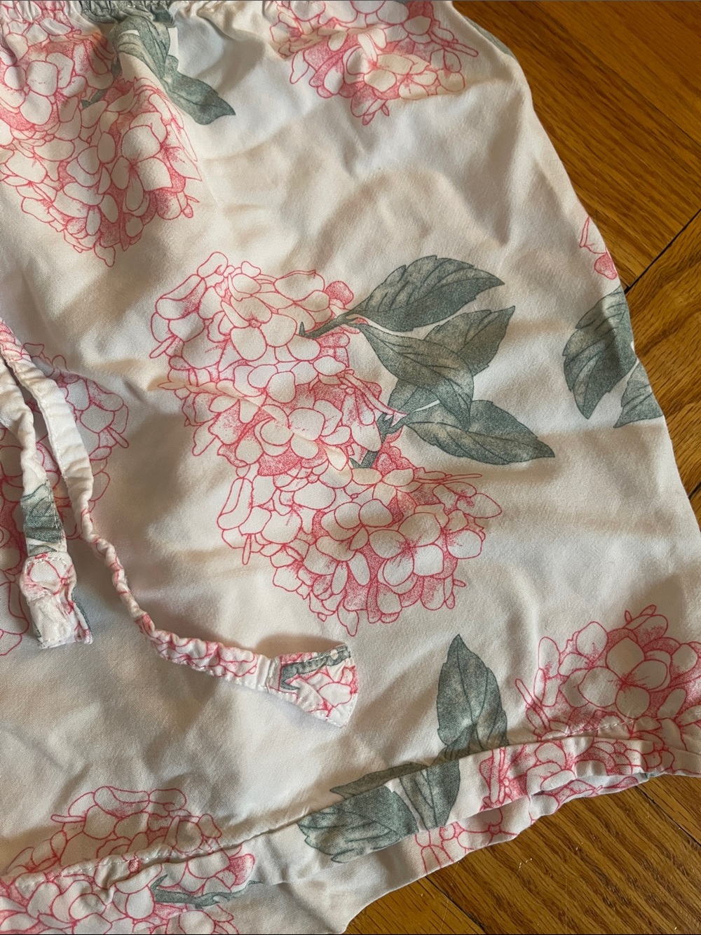 Piyama White & Pink Floral Hydrangea Short Pajama Set - Picture 8 of 16